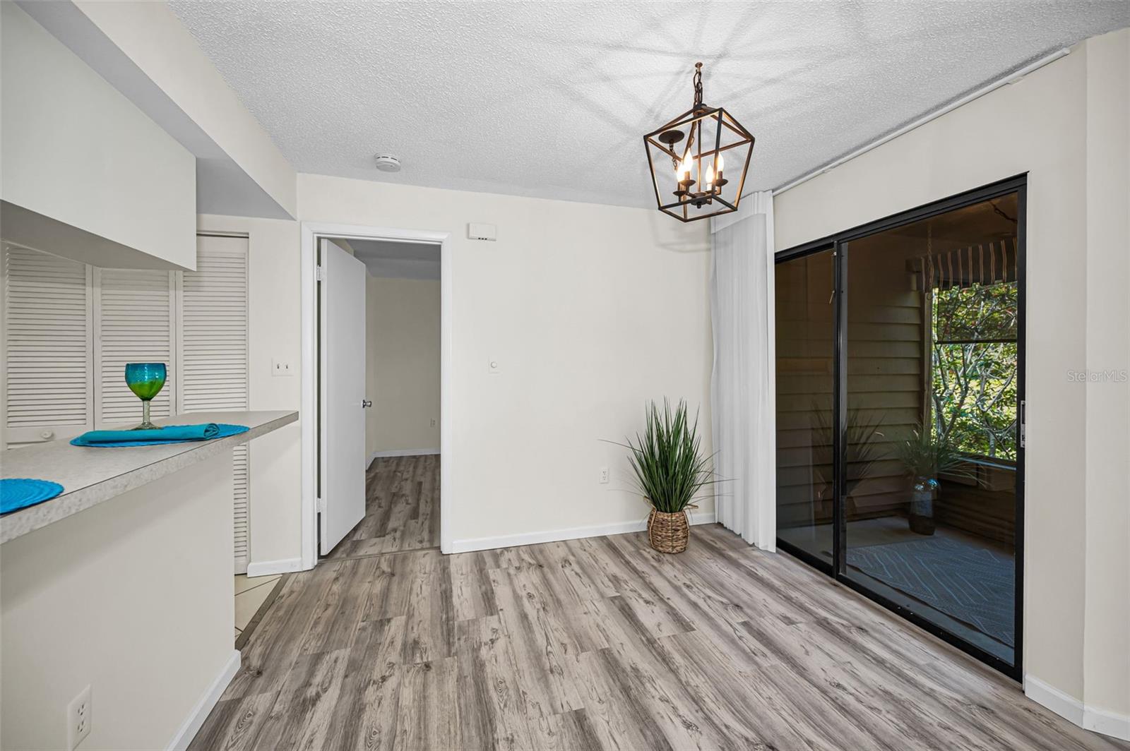 2205 LENNOX RD E #2205 — photo 8