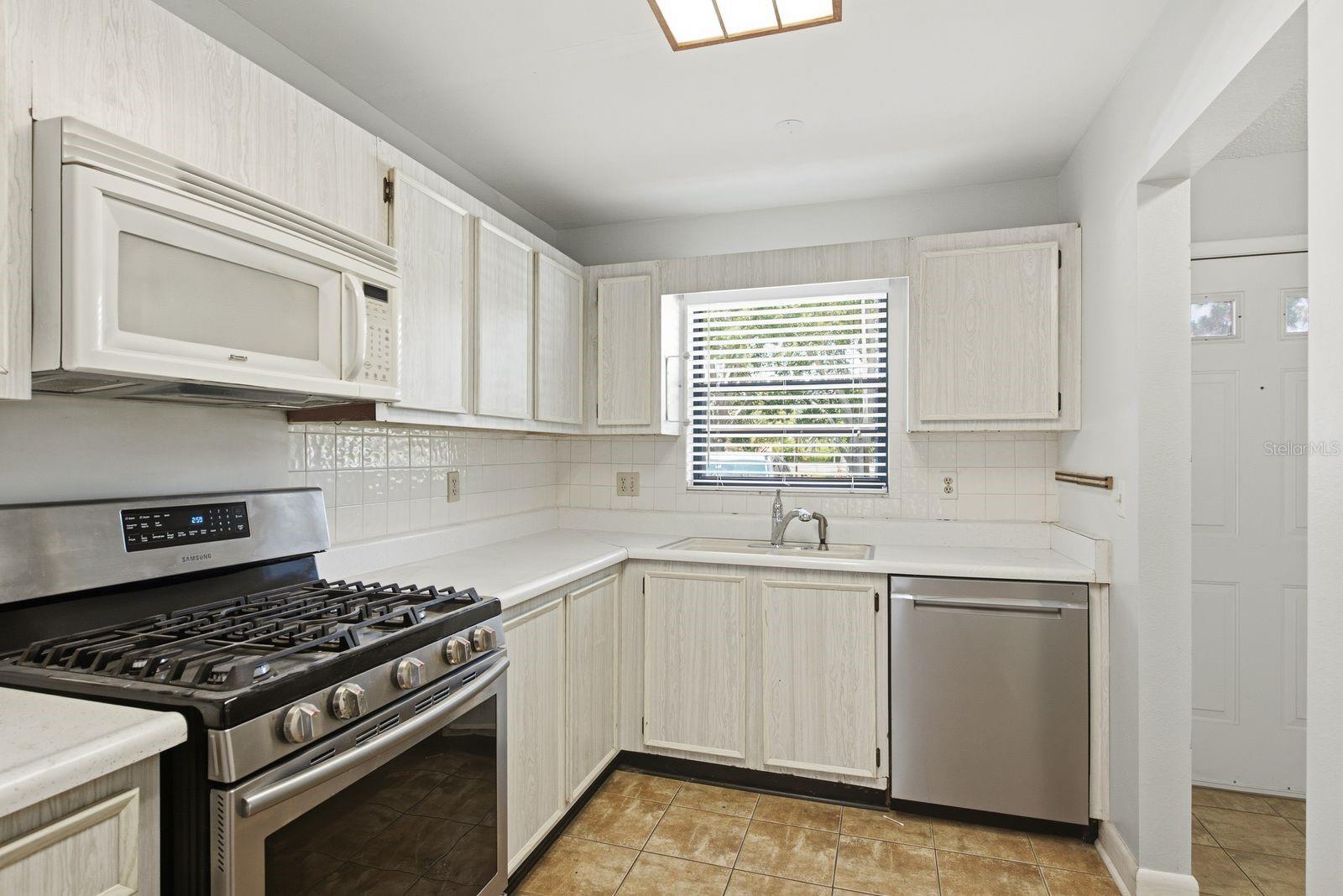 6070 80TH ST N #109 — photo 20