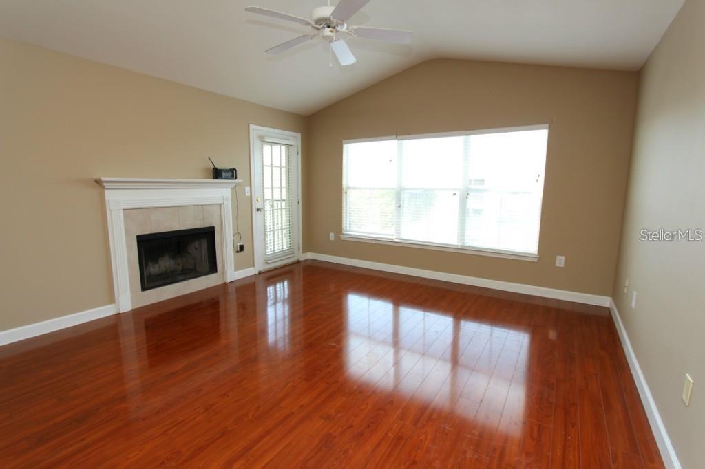 18517 BRIDLE CLUB DR #18517 — photo 2