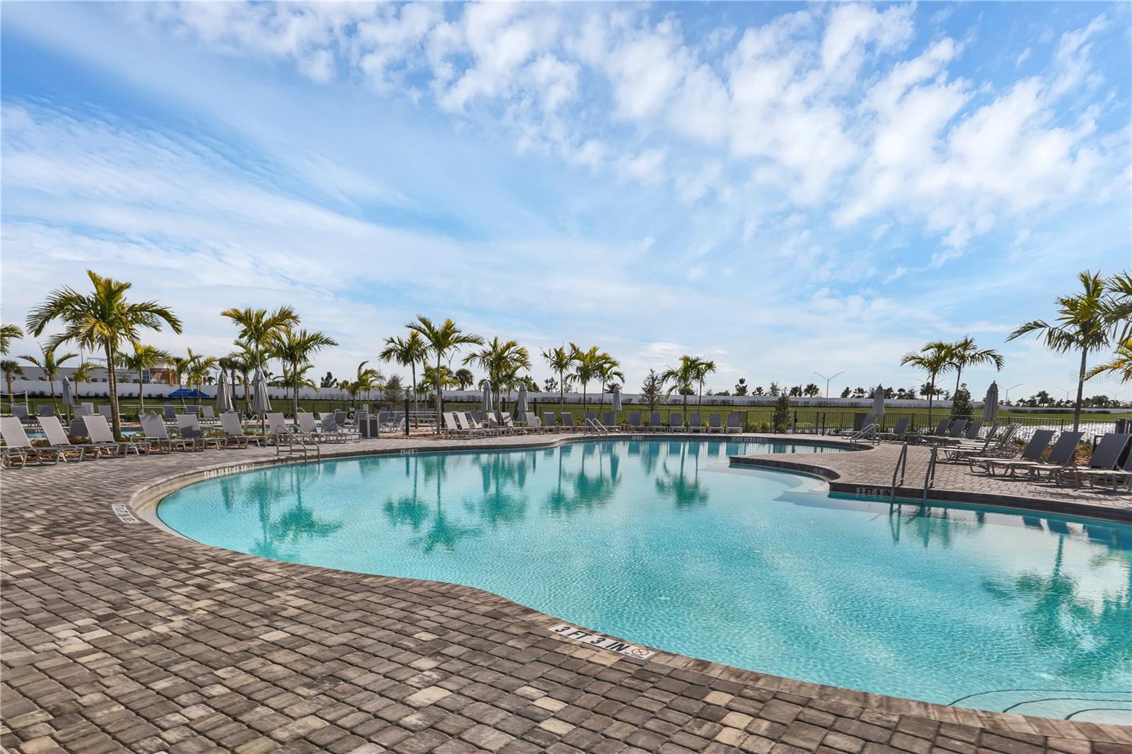 15733 SUNNY DAY DR — photo 37