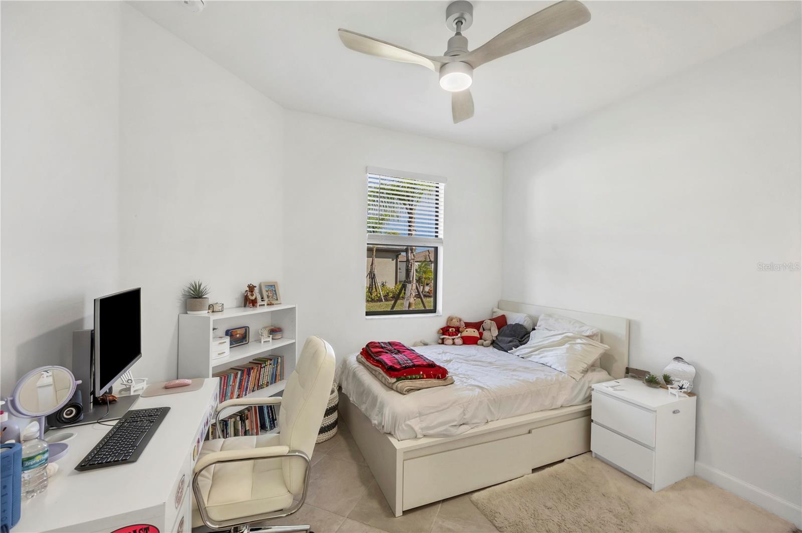 15733 SUNNY DAY DR — photo 14