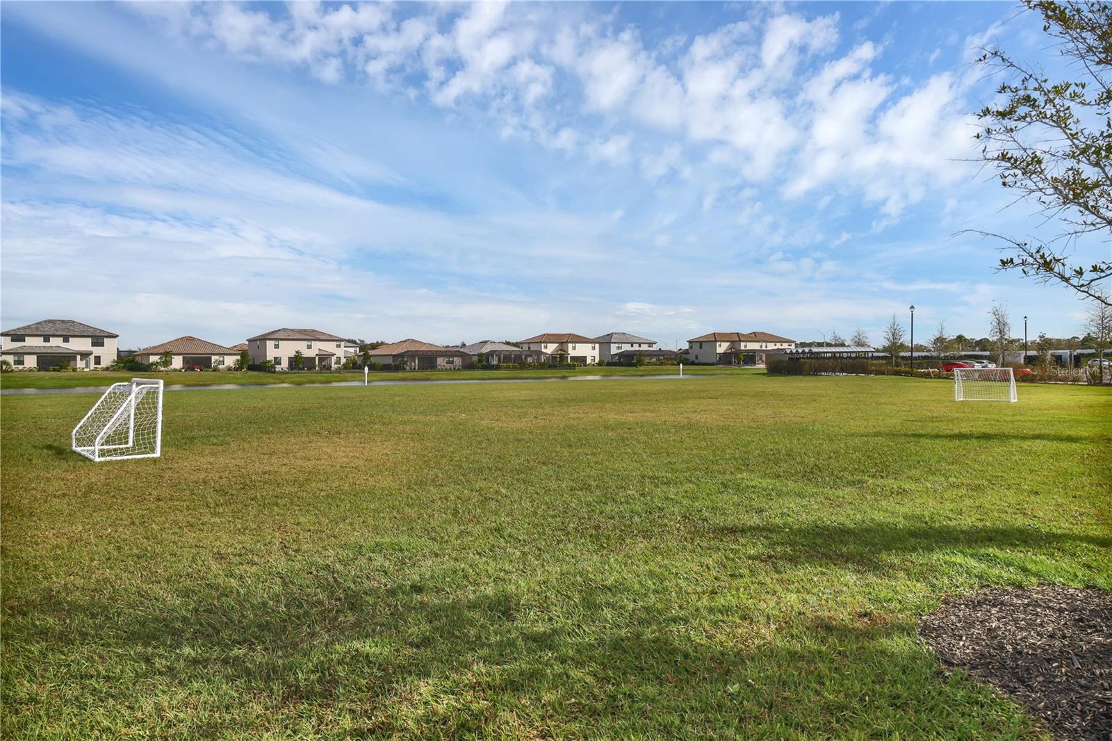 15733 SUNNY DAY DR — photo 44