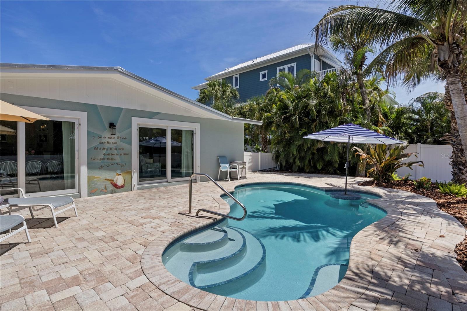 110 PALM AVE — photo 46