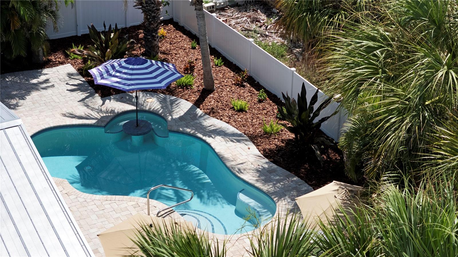 110 PALM AVE — photo 42