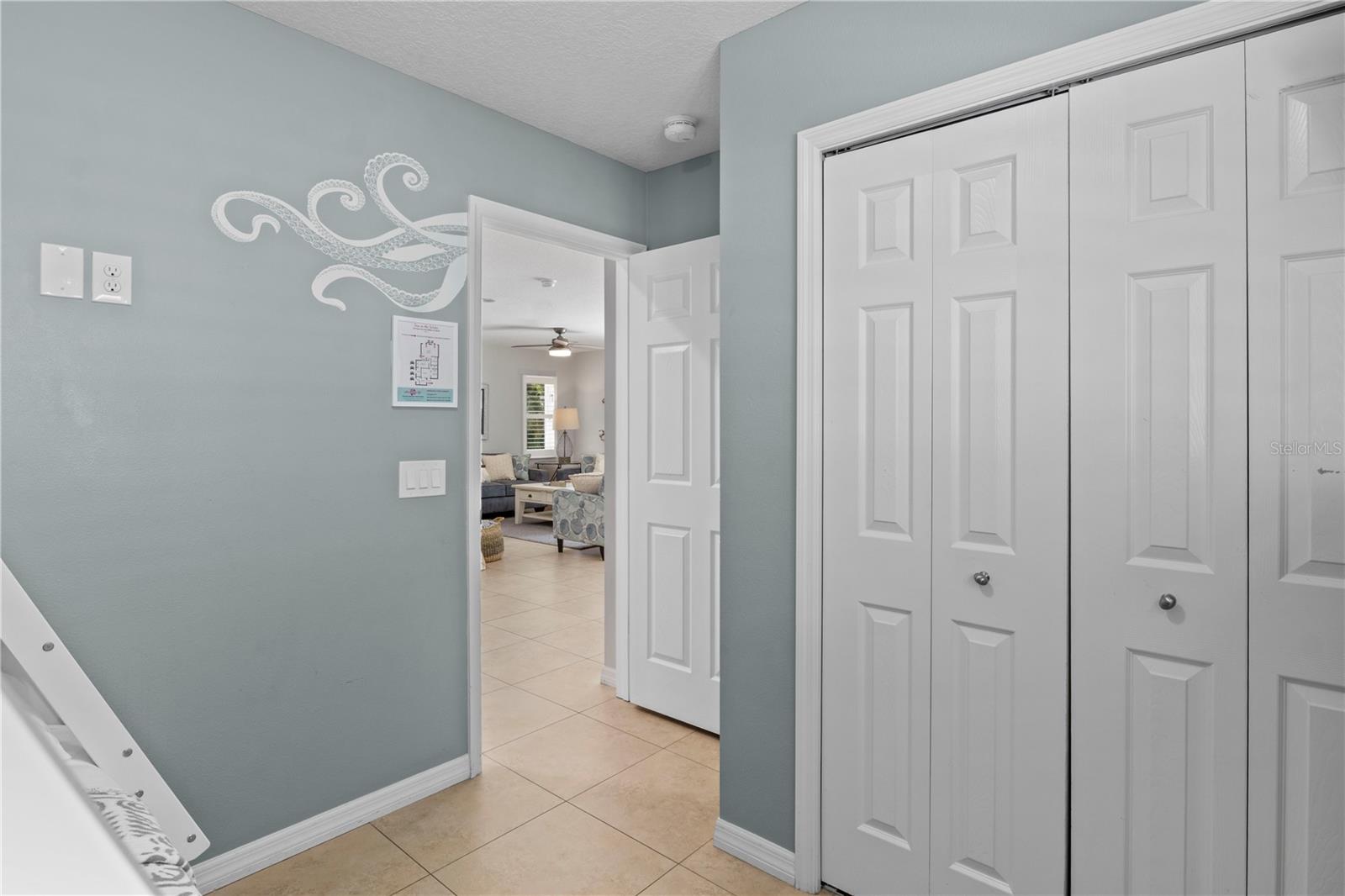 110 PALM AVE — photo 28
