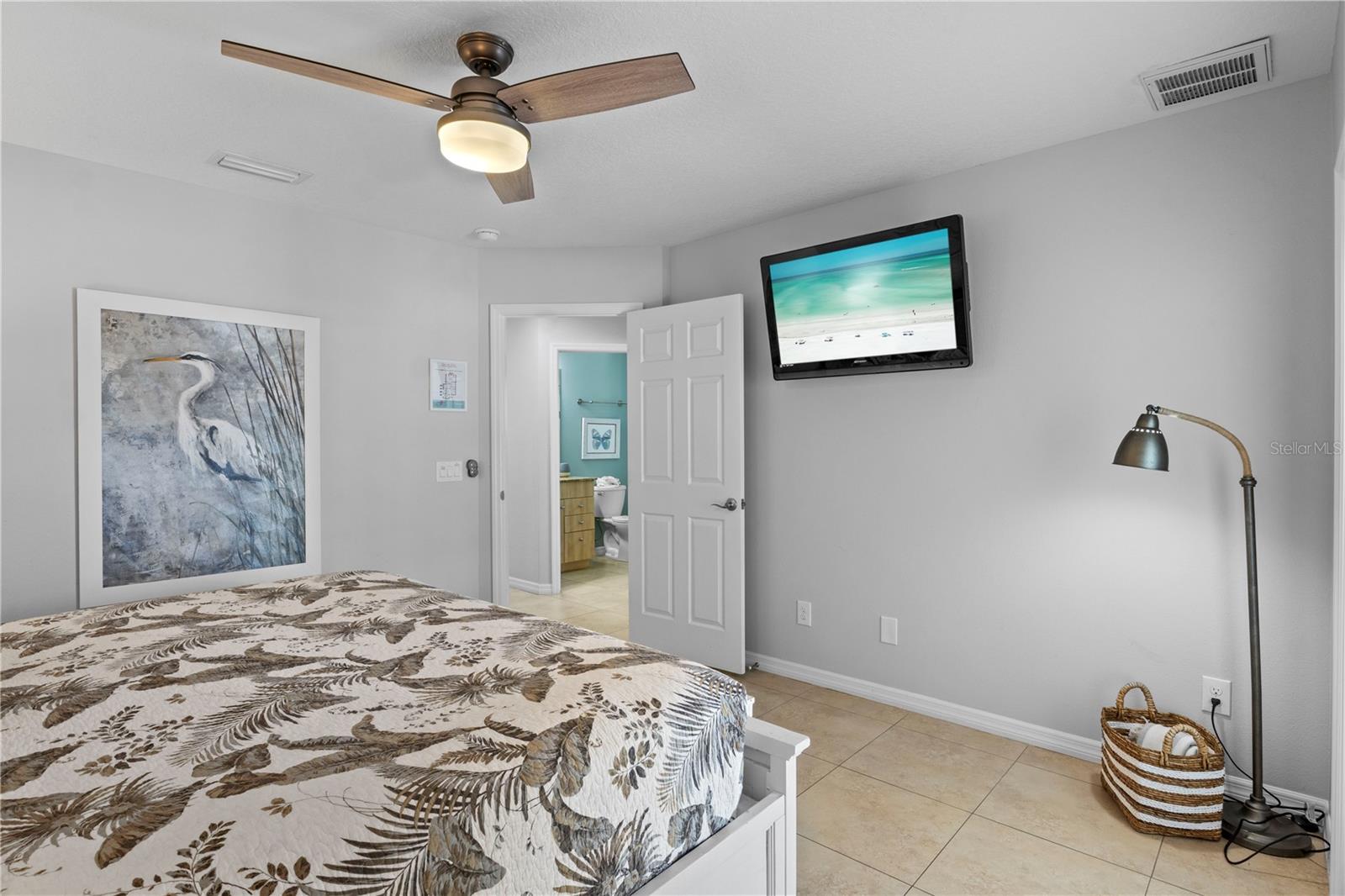 110 PALM AVE — photo 19