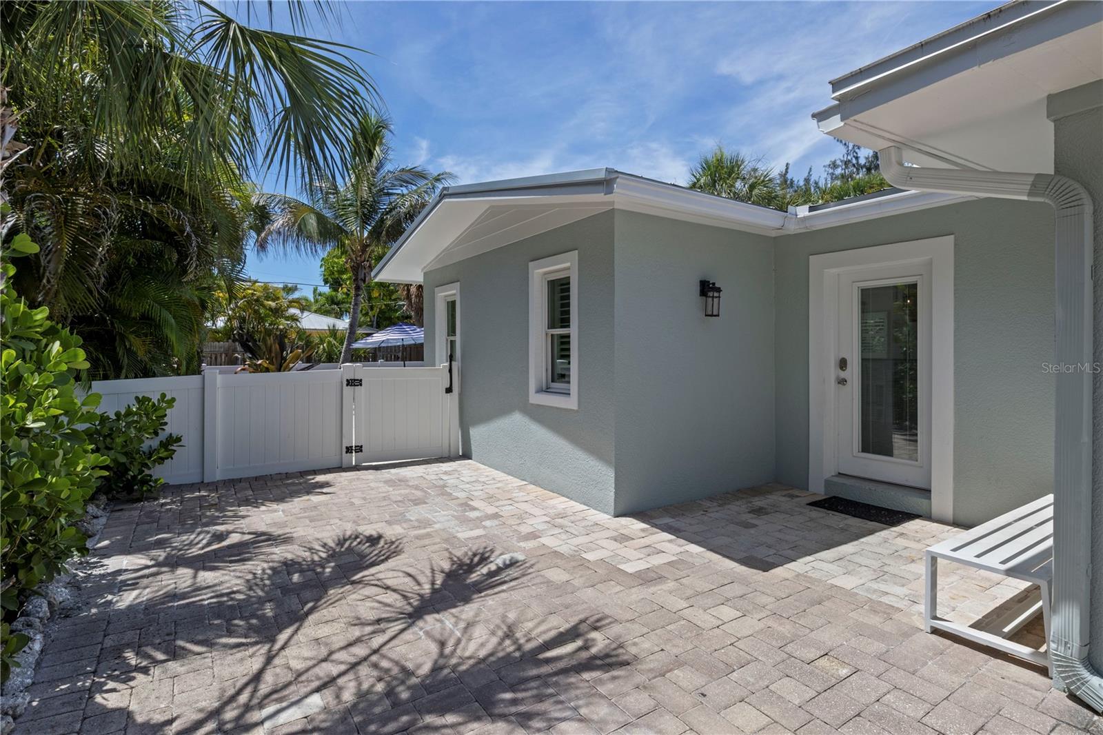 110 PALM AVE — photo 31