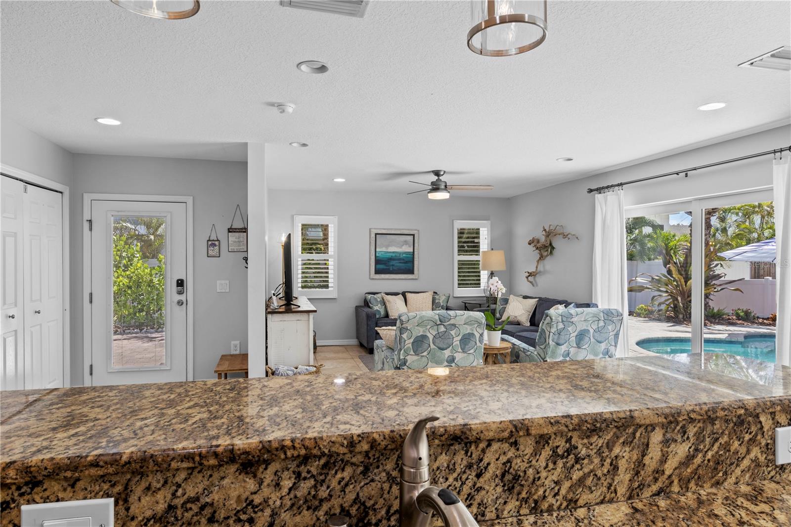 110 PALM AVE — photo 13