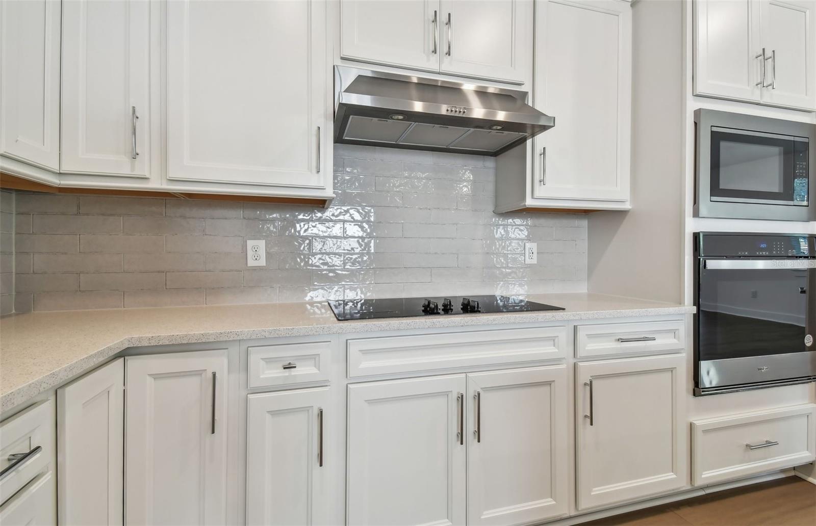 5241 WOLF CREEK DR — photo 5