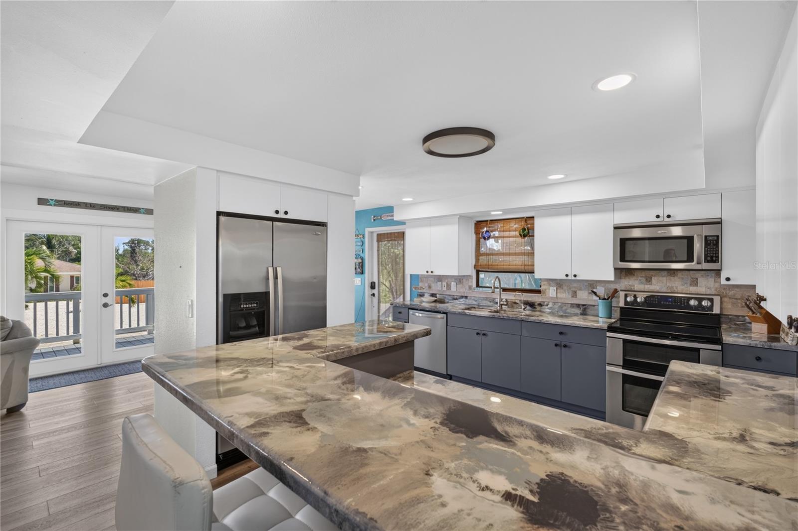 1194 LINDEN RD — photo 14