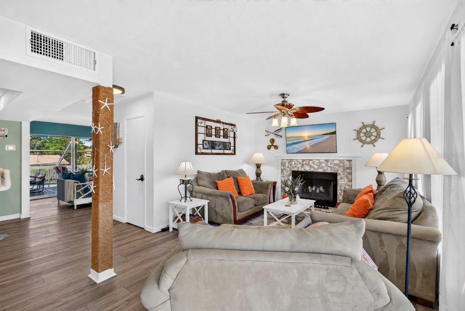 1194 LINDEN RD — photo 8