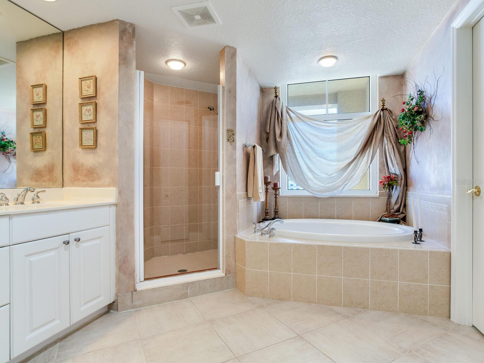 11 SAN MARCO ST #807 — photo 32
