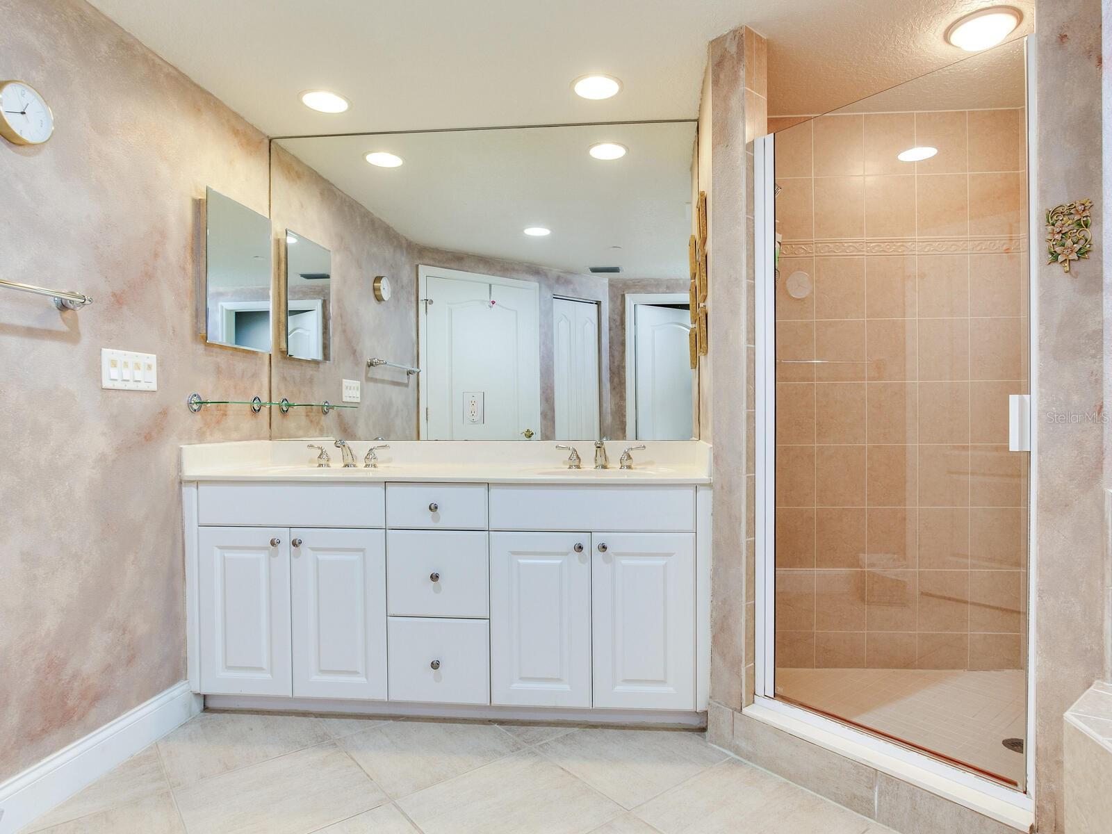 11 SAN MARCO ST #807 — photo 33