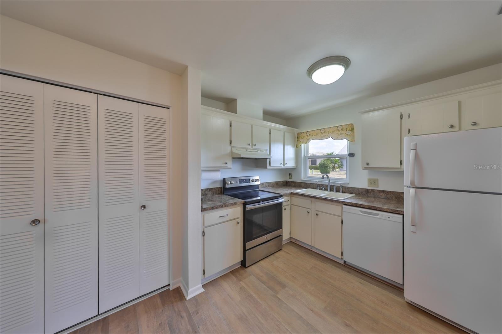 1529 ALLEGHENY DR — photo 14