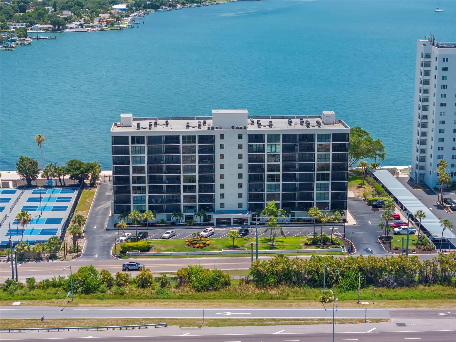 7100 SUNSHINE SKYWAY LN S #703 — photo 2