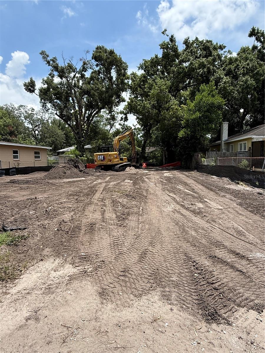 2711 N MYRTLE AVE — photo 4