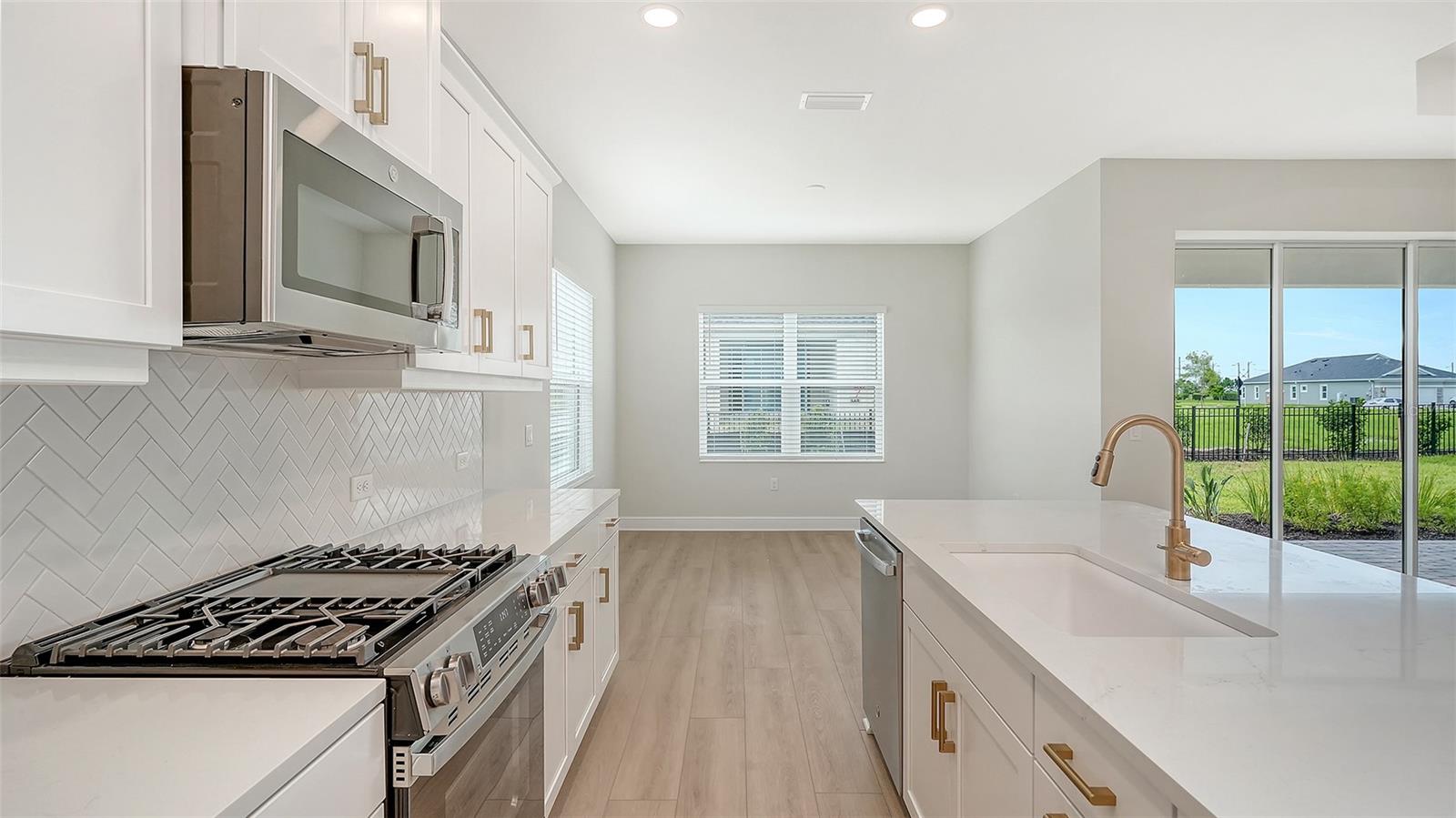 10005 POWELL AVE — photo 10
