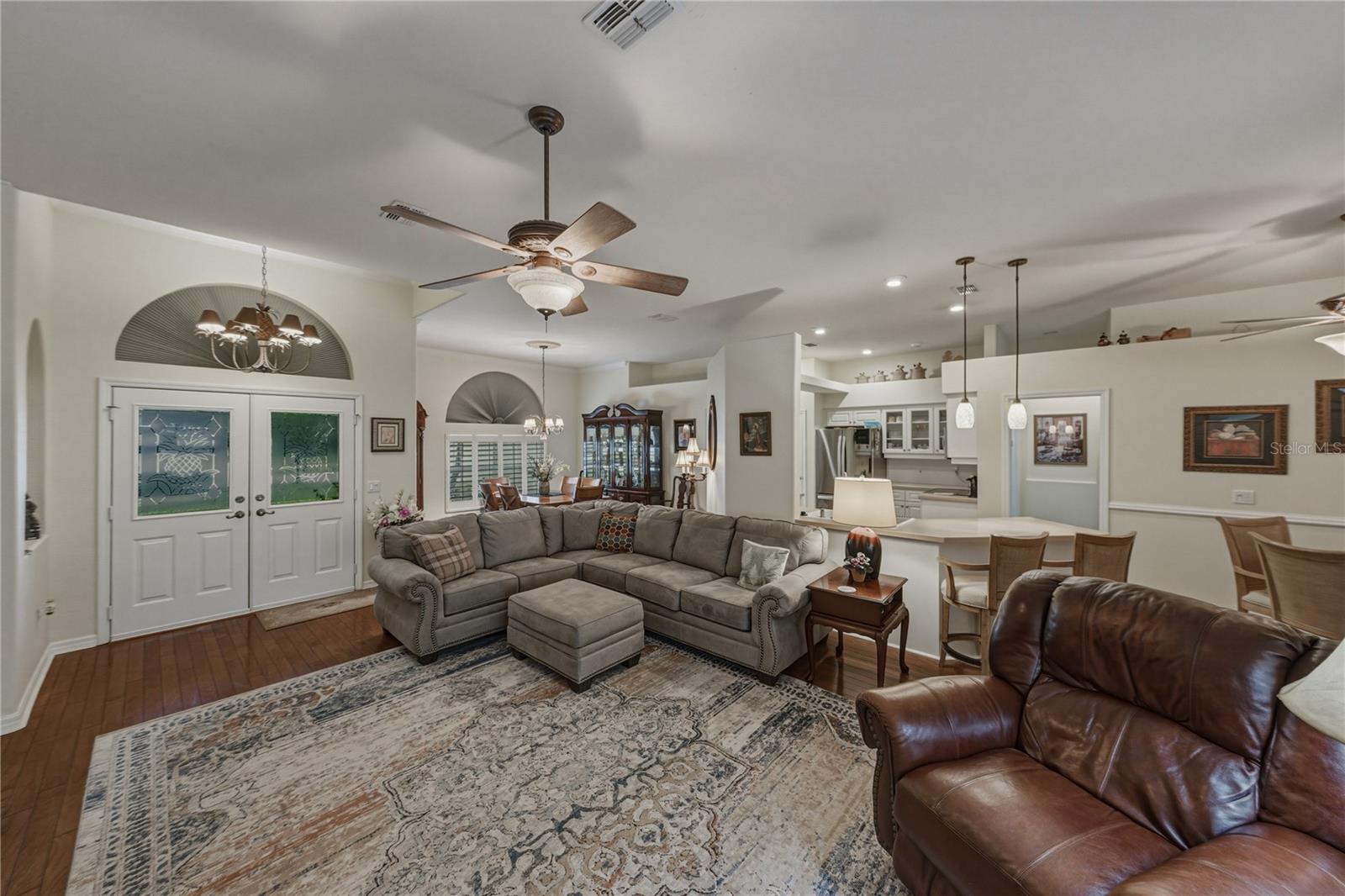 12215 WOODLANDS CIR — photo 9
