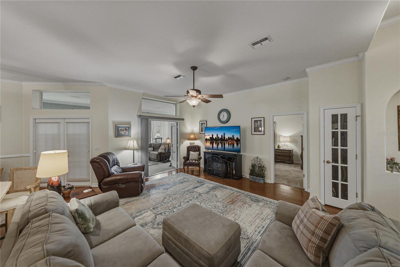 12215 WOODLANDS CIR — photo 13