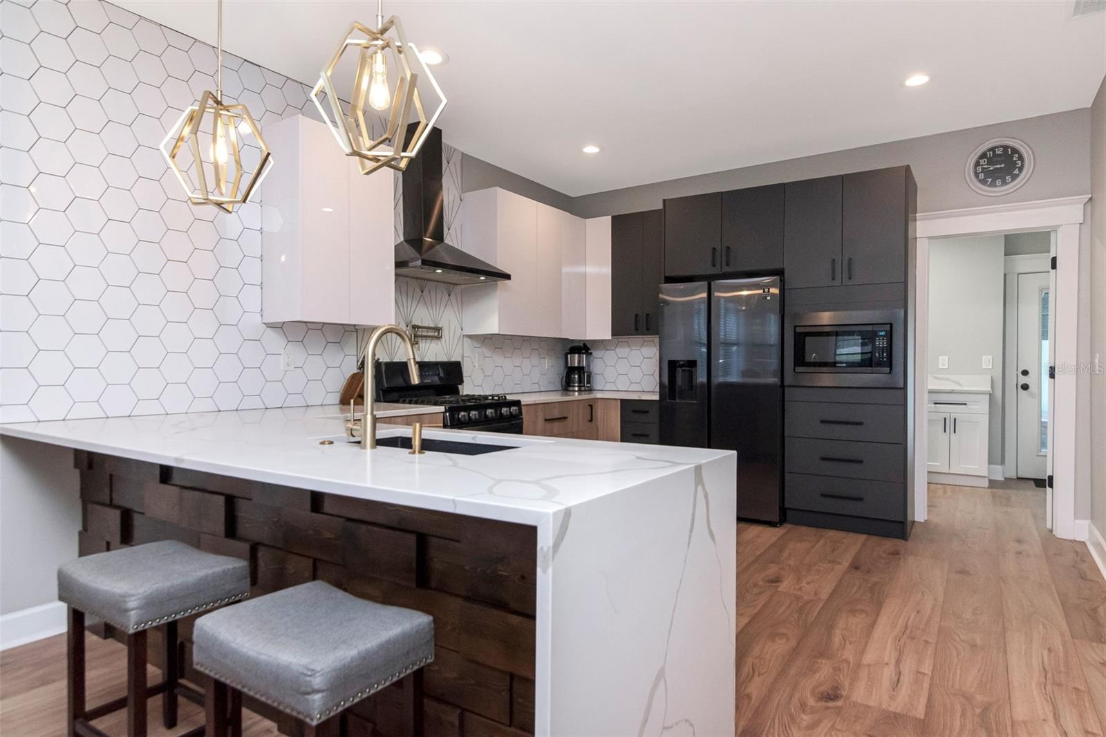 2507 W GRAY ST — photo 10