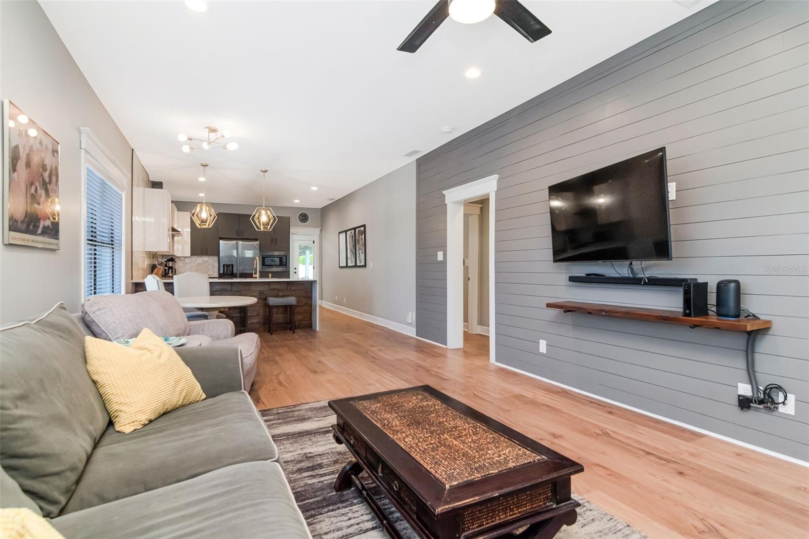 2507 W GRAY ST — photo 5