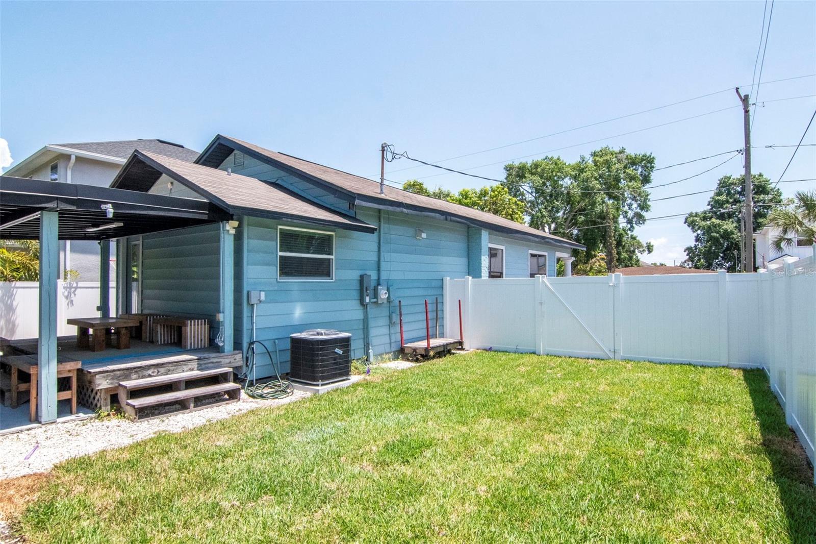 2507 W GRAY ST — photo 32