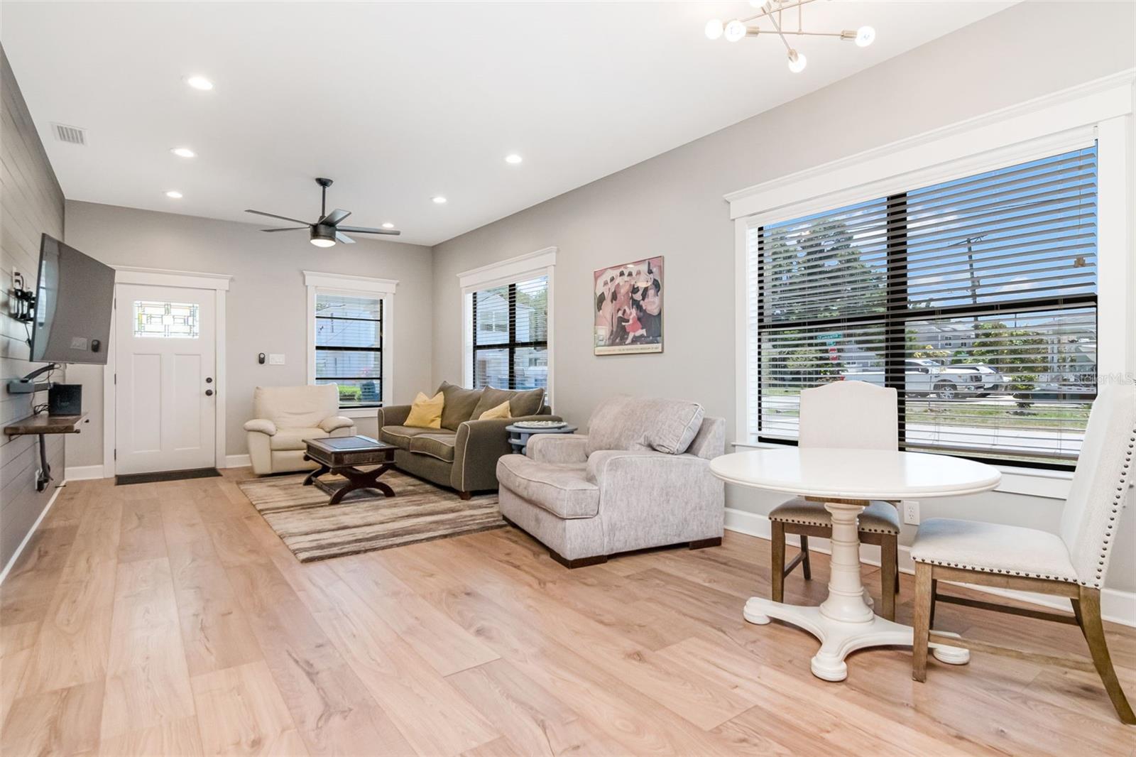 2507 W GRAY ST — photo 9