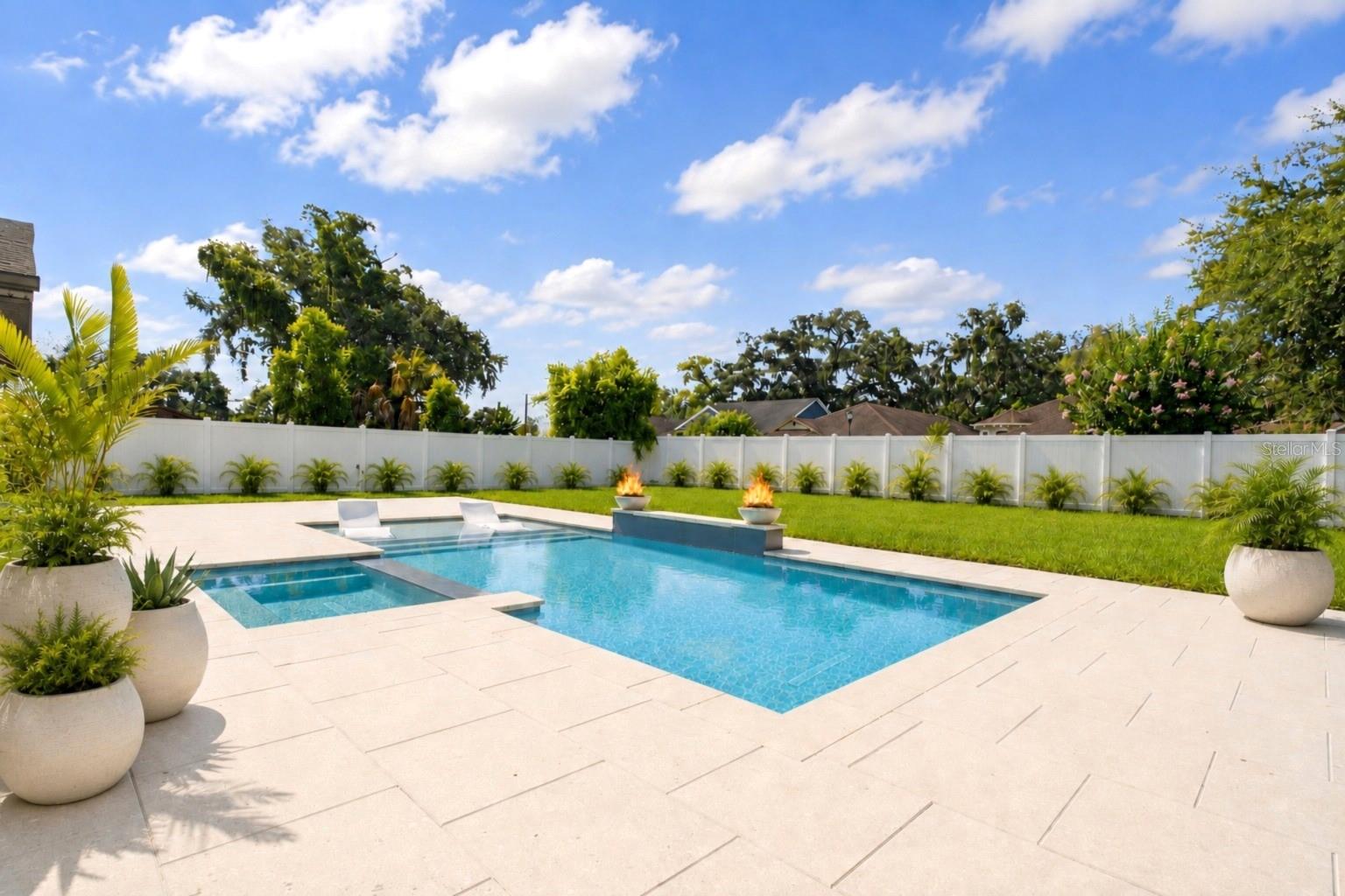 906 SAMY DR — photo 3