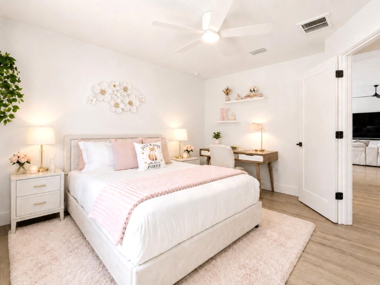 906 SAMY DR — photo 33