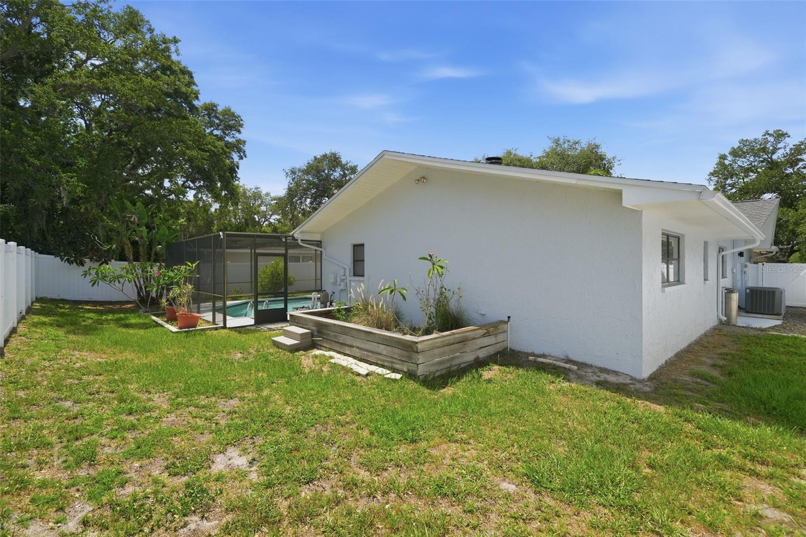 104 NESTLEBRANCH DR — photo 32
