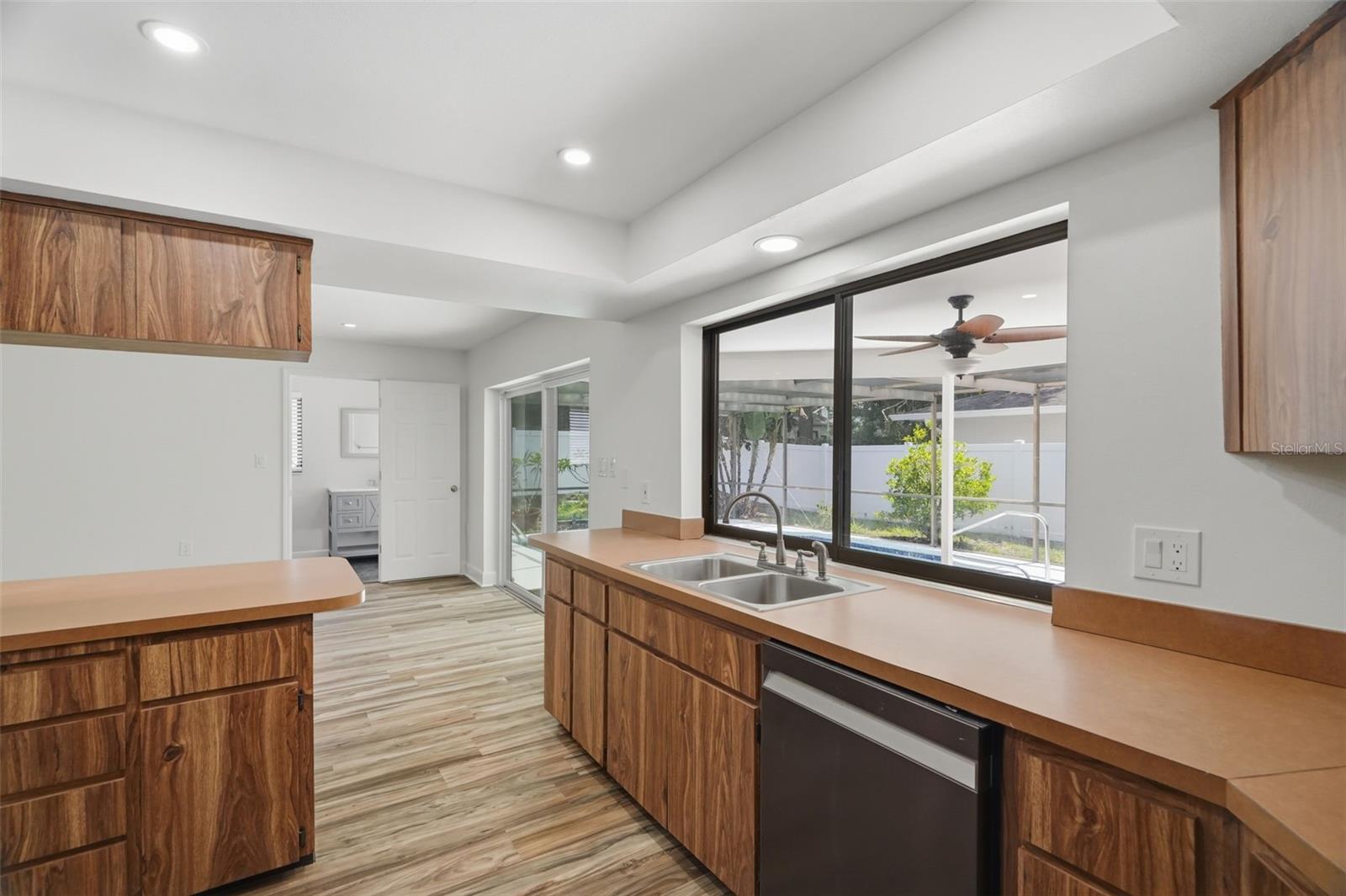 104 NESTLEBRANCH DR — photo 25