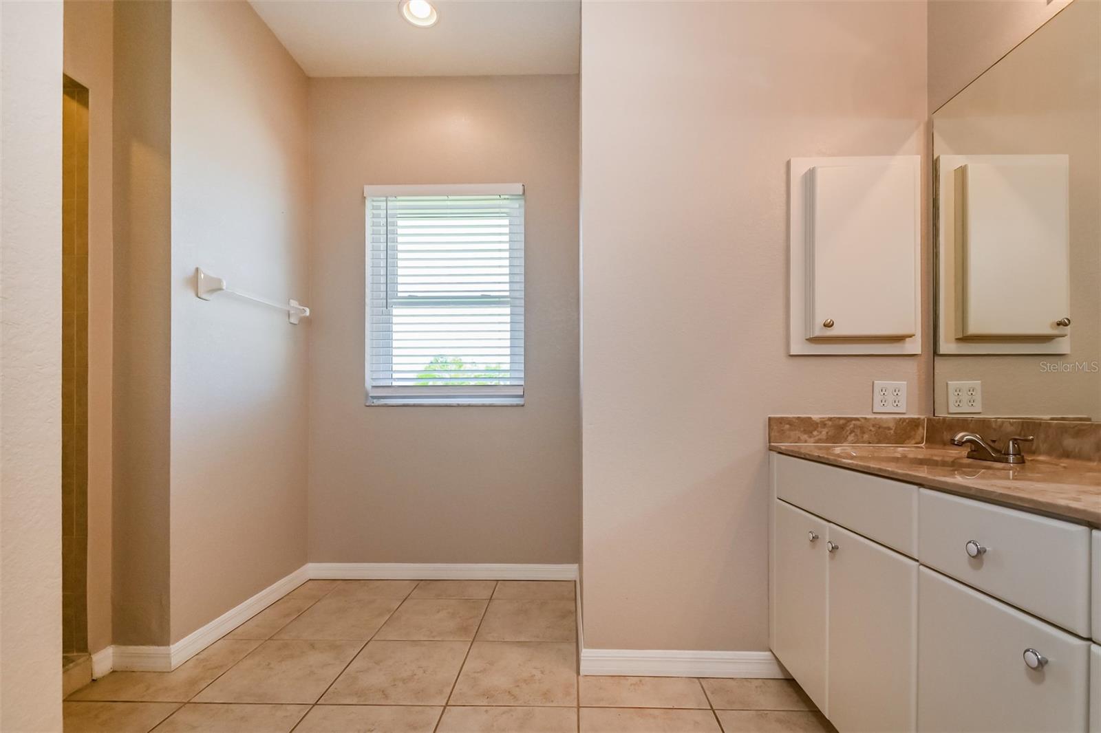 4141 MERMELL CIR — photo 10