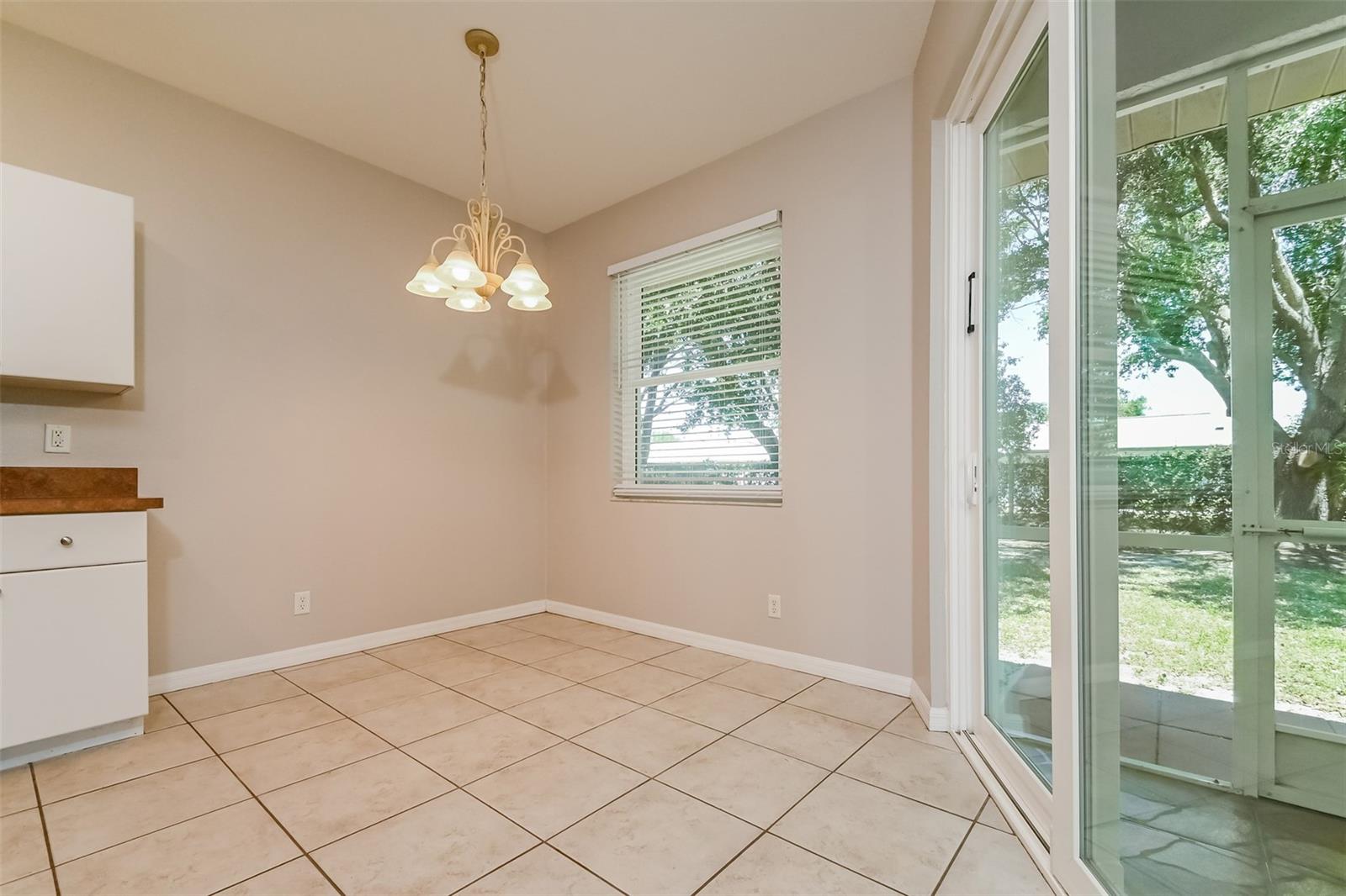 4141 MERMELL CIR — photo 5