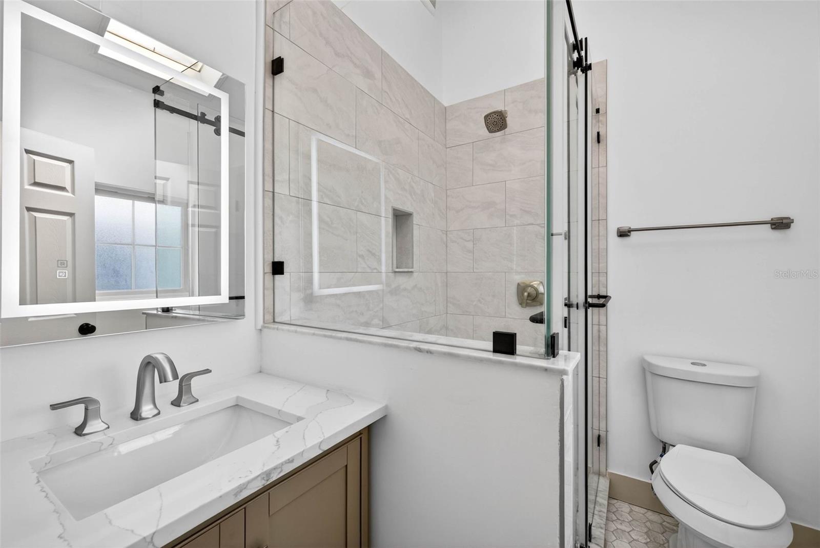 1330 CHERRY ST NE — photo 37