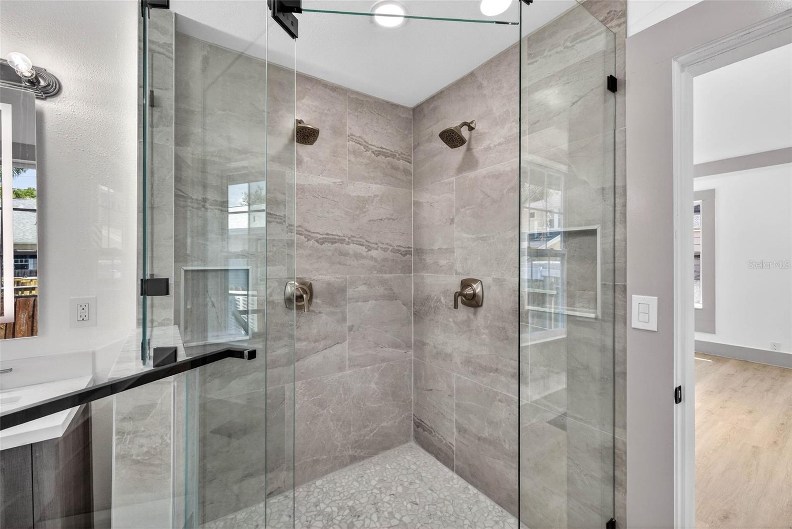 1330 CHERRY ST NE — photo 25