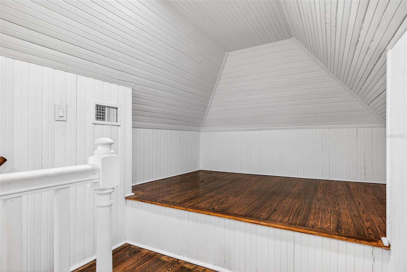 1330 CHERRY ST NE — photo 35