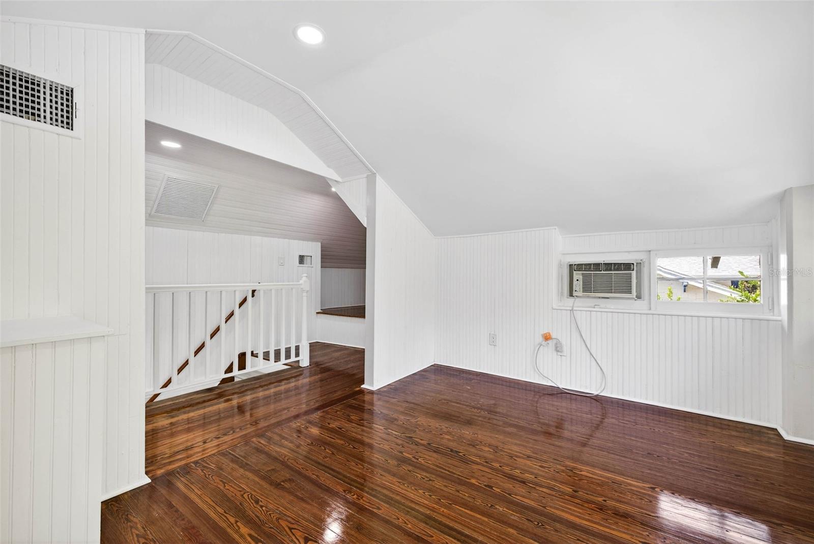 1330 CHERRY ST NE — photo 32