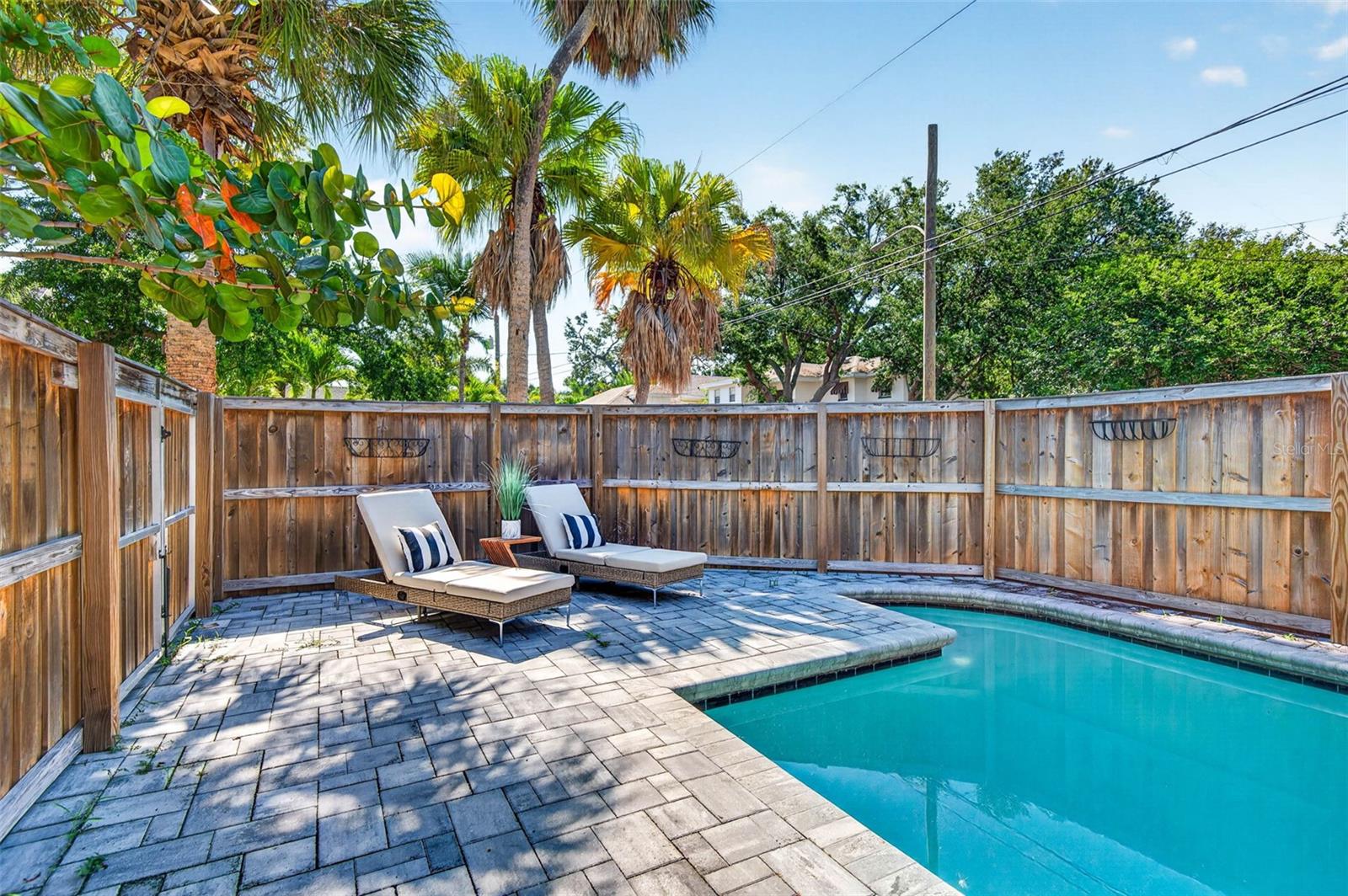 1330 CHERRY ST NE — photo 41