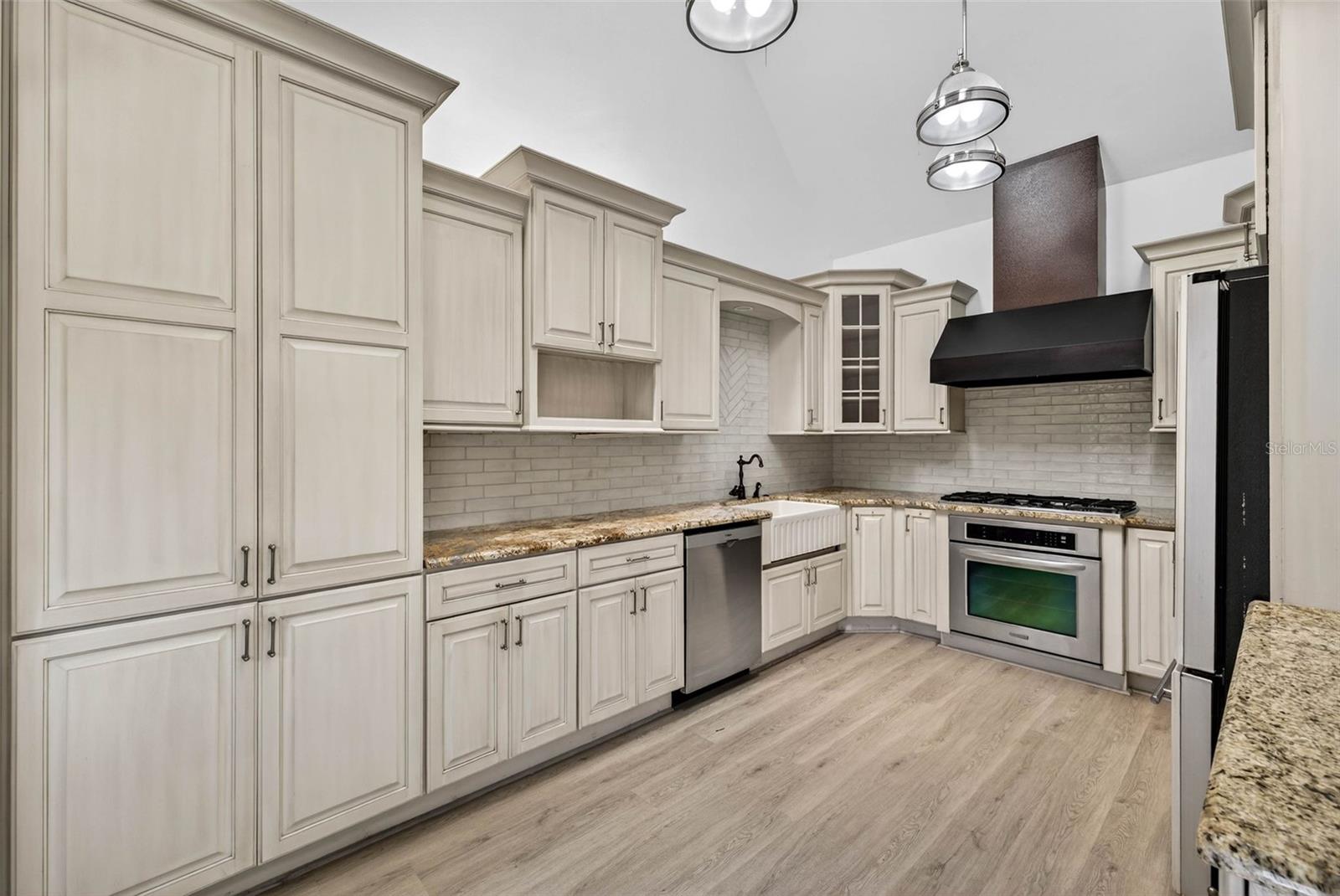 1330 CHERRY ST NE — photo 13