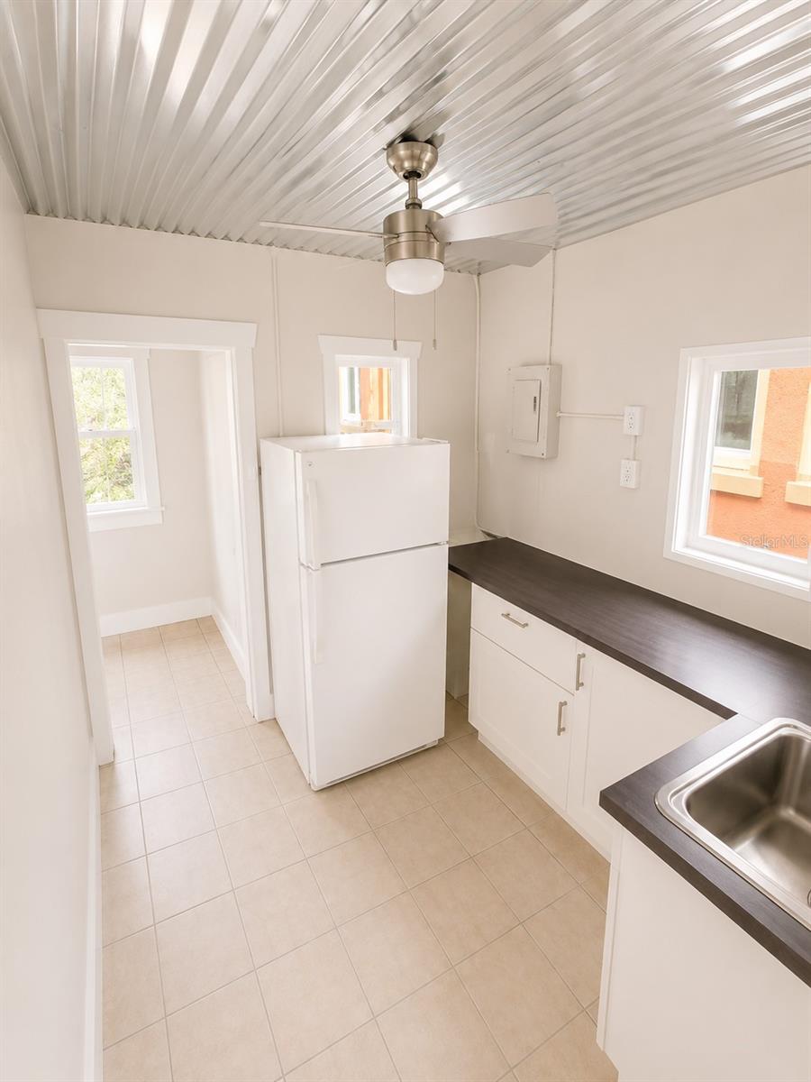 2316 N HIGHLAND AVE — photo 7