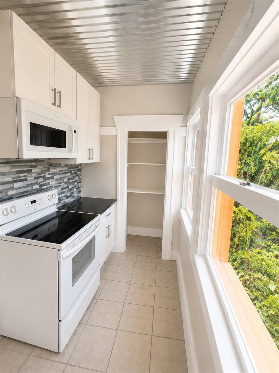 2316 N HIGHLAND AVE — photo 8