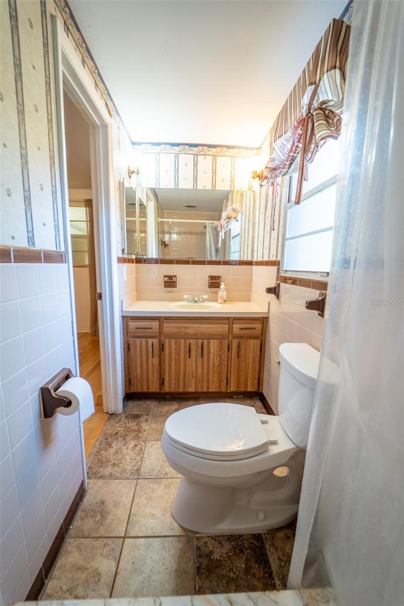 8214 VALRIE LN — photo 32