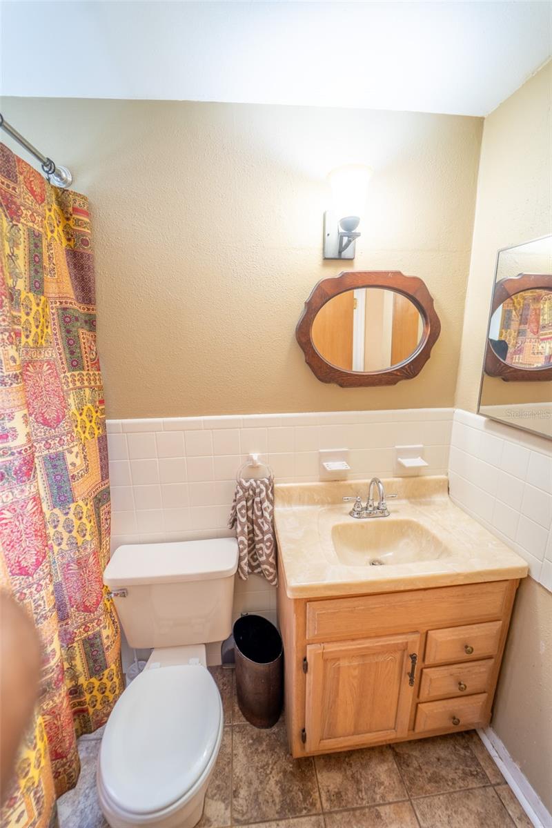 8214 VALRIE LN — photo 36