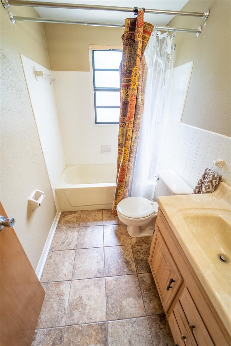 8214 VALRIE LN — photo 37