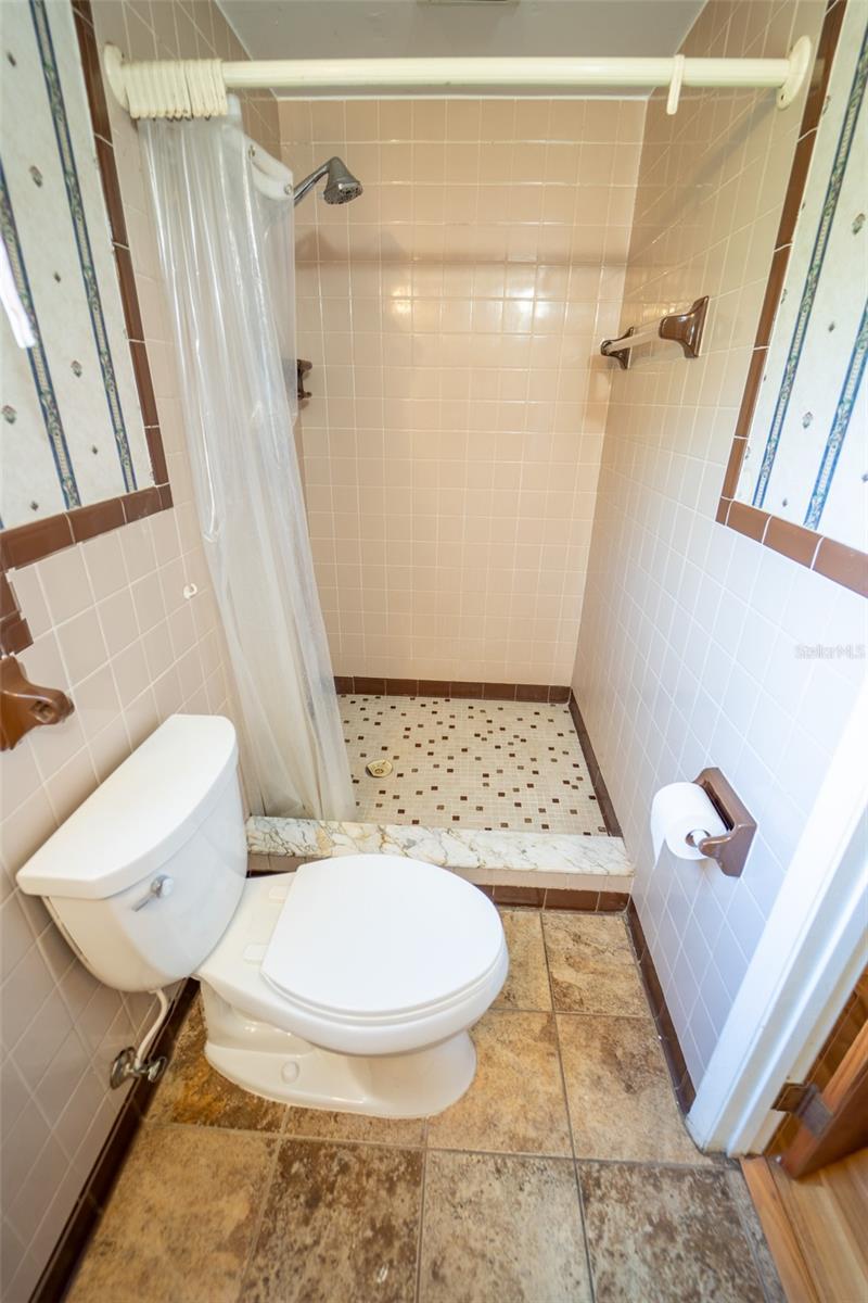 8214 VALRIE LN — photo 31