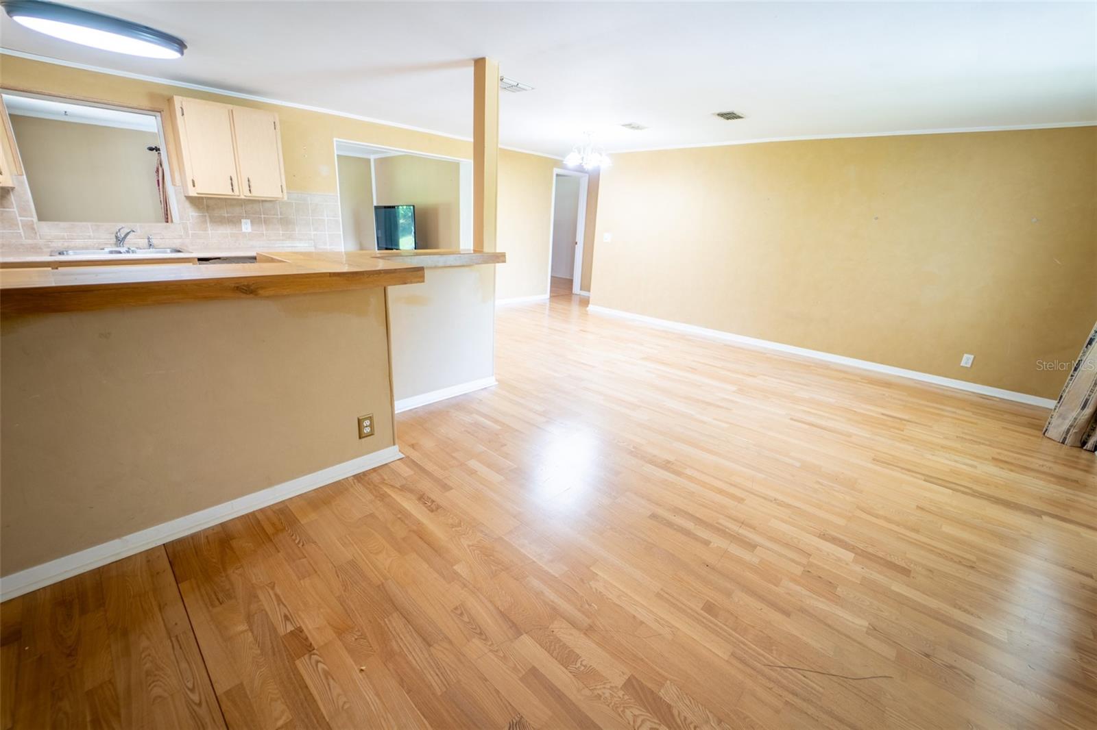 8214 VALRIE LN — photo 22