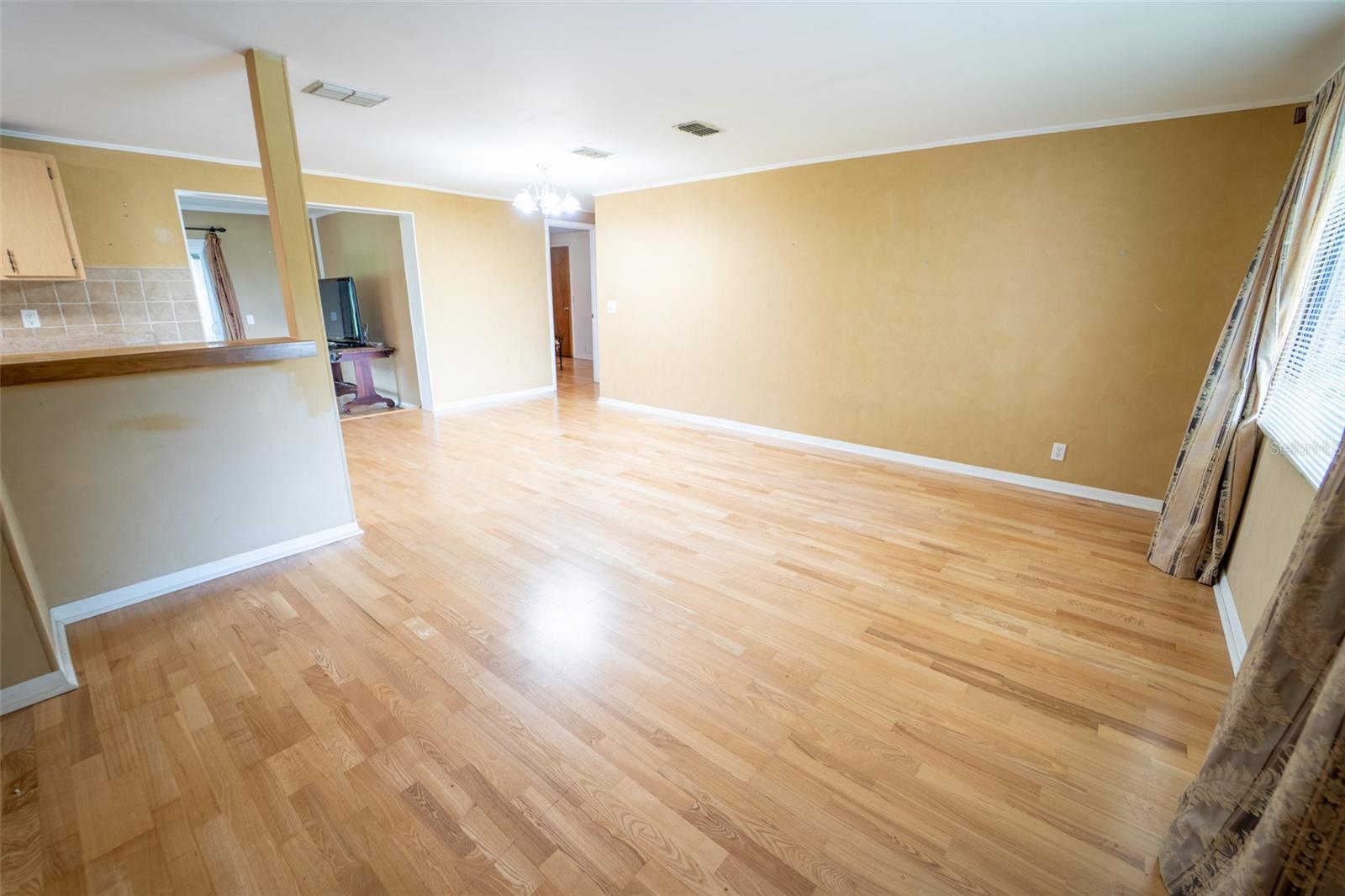 8214 VALRIE LN — photo 20
