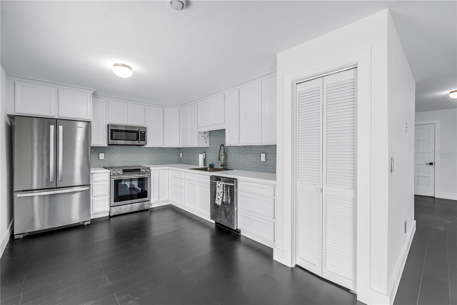 3216 PINE HAVEN DR — photo 18