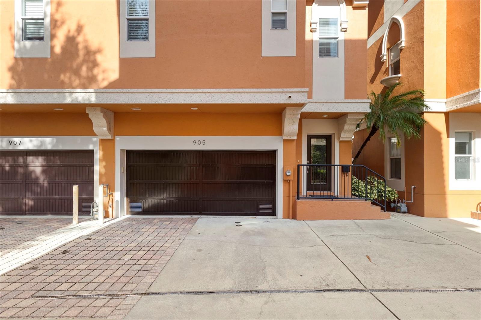 905 VILLA VENICIA WAY — photo 44