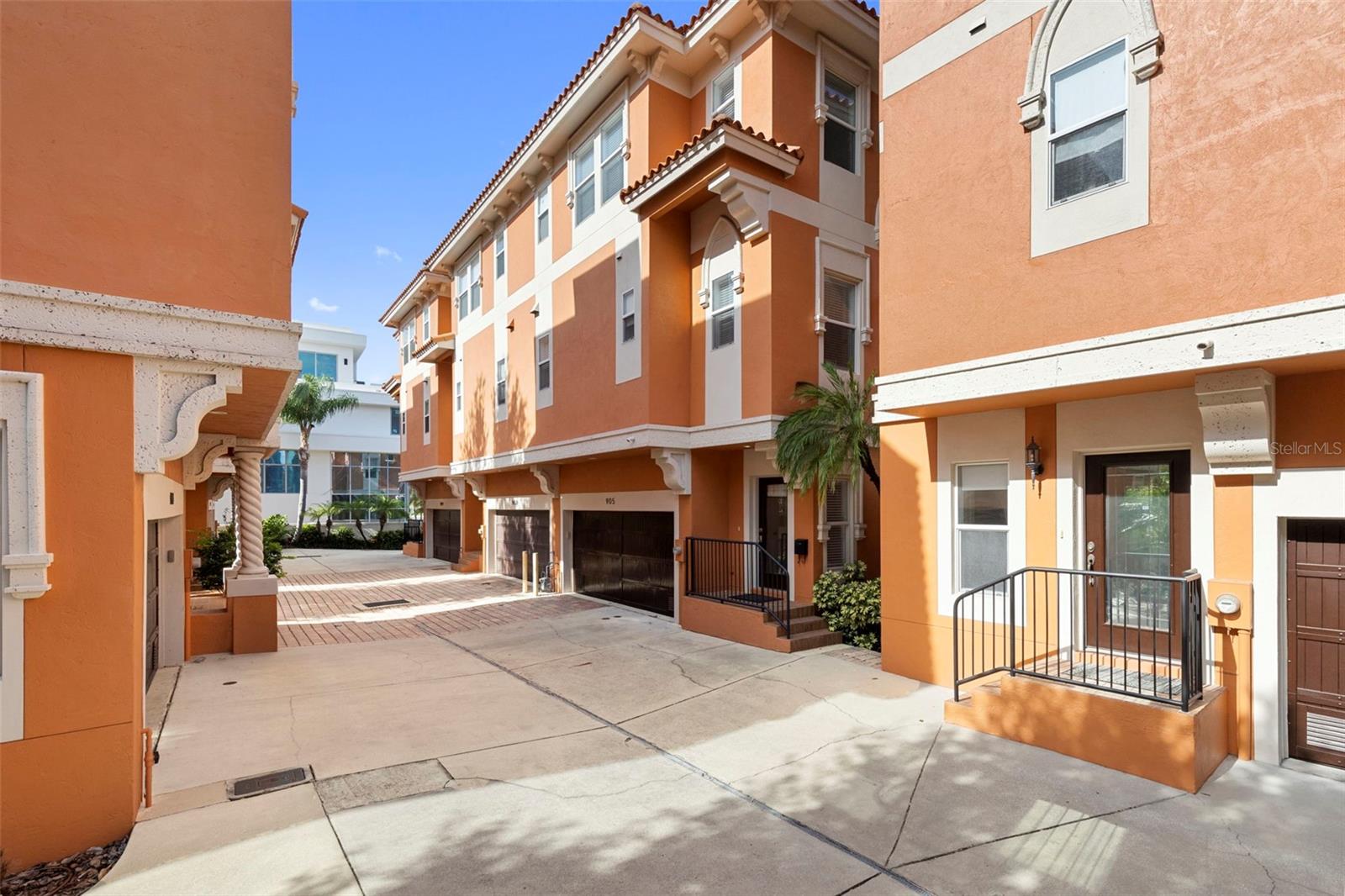 905 VILLA VENICIA WAY — photo 47